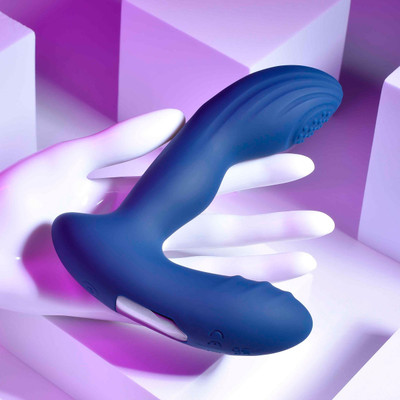 Foto 5 do produto Massageador de Próstata Recarregável em Silicone com 7 Modos de Vibração, Função Aquecimento e Controle Remoto - Evolved Playboy Pleasure Pleaser | 11 x 3,5 cm