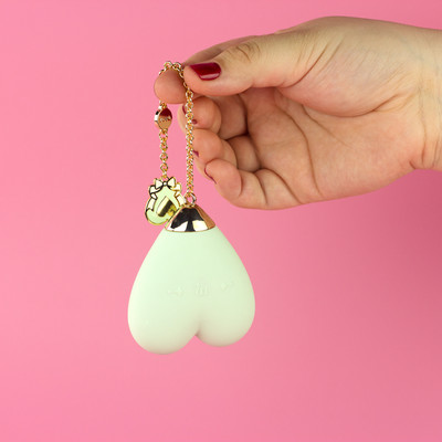 Foto 3 do produto Massageador Recarregável com 8 Modos de Vibrações, Folheado em Ouro 18K e À Prova De Água em Forma de Coração - Zalo Lolita Baby Heart | Disponível em 4 Cores