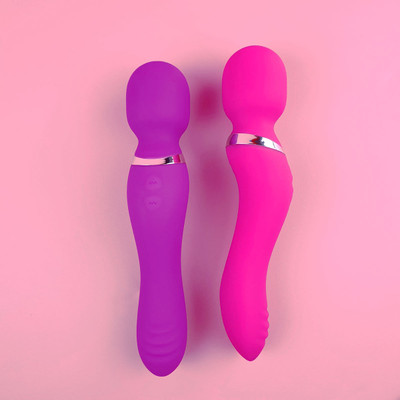 Foto 1 do produto Massageador Recarregável, em Silicone com 9 Modos de Vibração e Resistente à Água - Duo Head | 21 x 4 cm | Disponível em 2 Cores