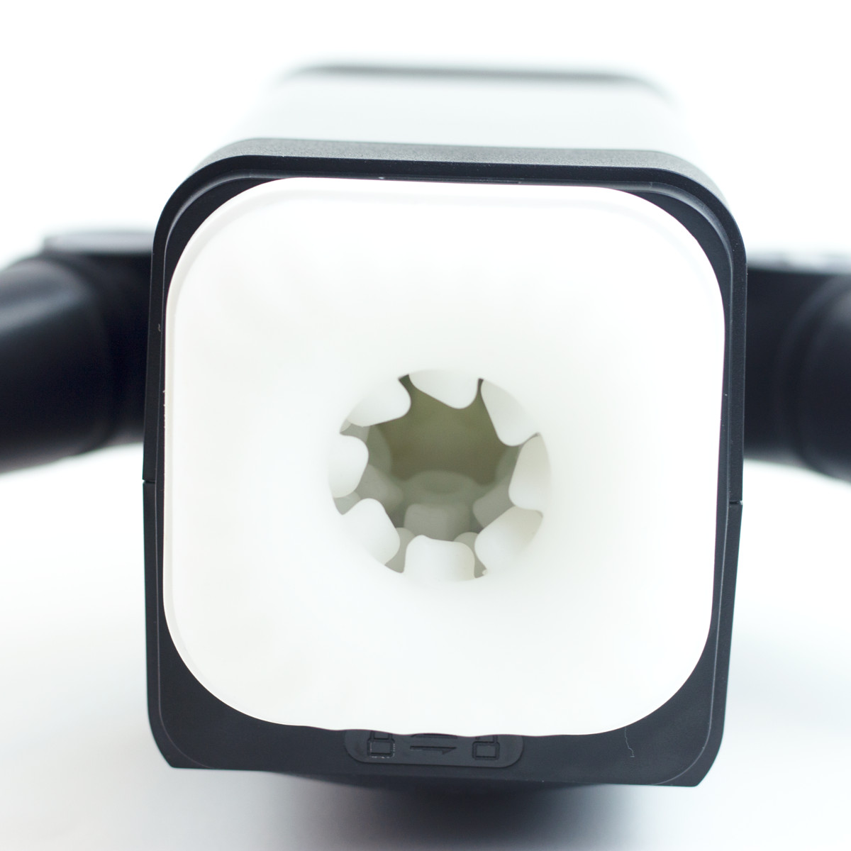 Masturbador em Formato de Robô com 10 Modos de Vibração, 8 Tipos de Movimentos, Função de Aquecimento e Suporte para Celular - Cor: Preto - 4