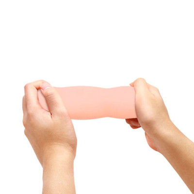 Foto 4 do produto Masturbador Masculino em TPE no Formato de Vagina com Pequenos Lábios e Texturas Internas - 3R Import| 15 x 3 cm