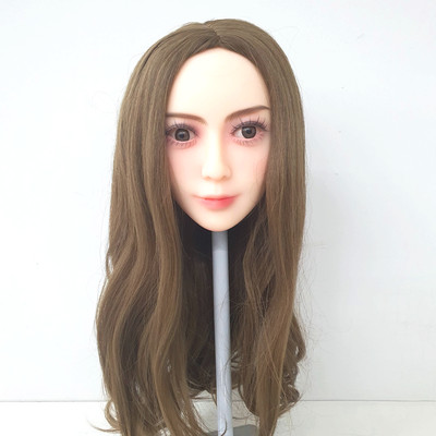 Mia - Boneca Realística em TPE com Pele Branca, Cabelo Longo, Olhos Verdes, Seios Fartos, Vértebras em Aço e Acessórios - 34 Kg e 1,56 Metros de Altura