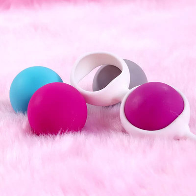 Foto 3 do produto Bolas Kegel para Pompoar em Silicone Soft Touch com 4 Pesos Diferentes - Mini BO