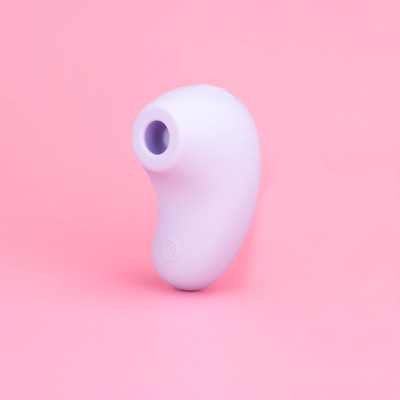 Foto 2 do produto Mini Estimulador Sugador Clitoriano em Silicone com 10 Modos de Pulsação, Recarregável e Resistente à Água - Exclusiva Ellen | Disponível em 5 Cores