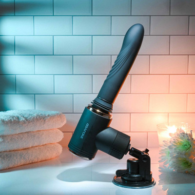 Mini Máquina do Sexo Recarregável com Penetrador em Silicone, 7 Vibrações, Movimentos Vai e Vem, Função Aquecimento e Ventosa - Evolved Love Is Back Too Hot To Handle