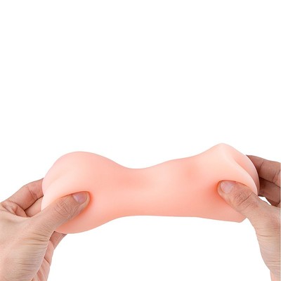 Foto 3 do produto Mini Masturbador no Formato de Vagina com Pequenos Lábios e Textura Interna - Maig II | 13,2 x 3 cm