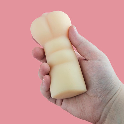 Mini Masturbador Vagina Realista em TPE com Formato de Coração e Lábios Grandes - Maig Loli Pussy | 7,5 x 3,2 cm