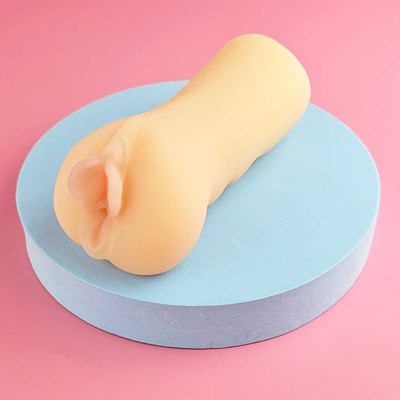 Foto 4 do produto Mini Masturbador Vagina Realista em TPE com Formato de Coração e Lábios Grandes - Maig Loli Pussy | 7,5 x 3,2 cm