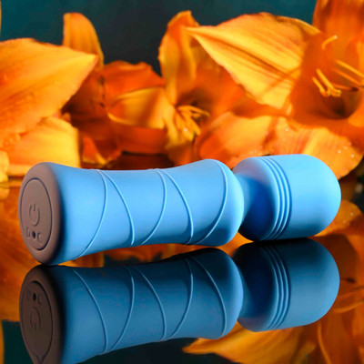 Foto 3 do produto Mini Varinha Mágica Massageadora Recarregável, em Silicone com 7 Modos de Vibração - Evolved Out Of The Blue | 10 x 2,6 cm