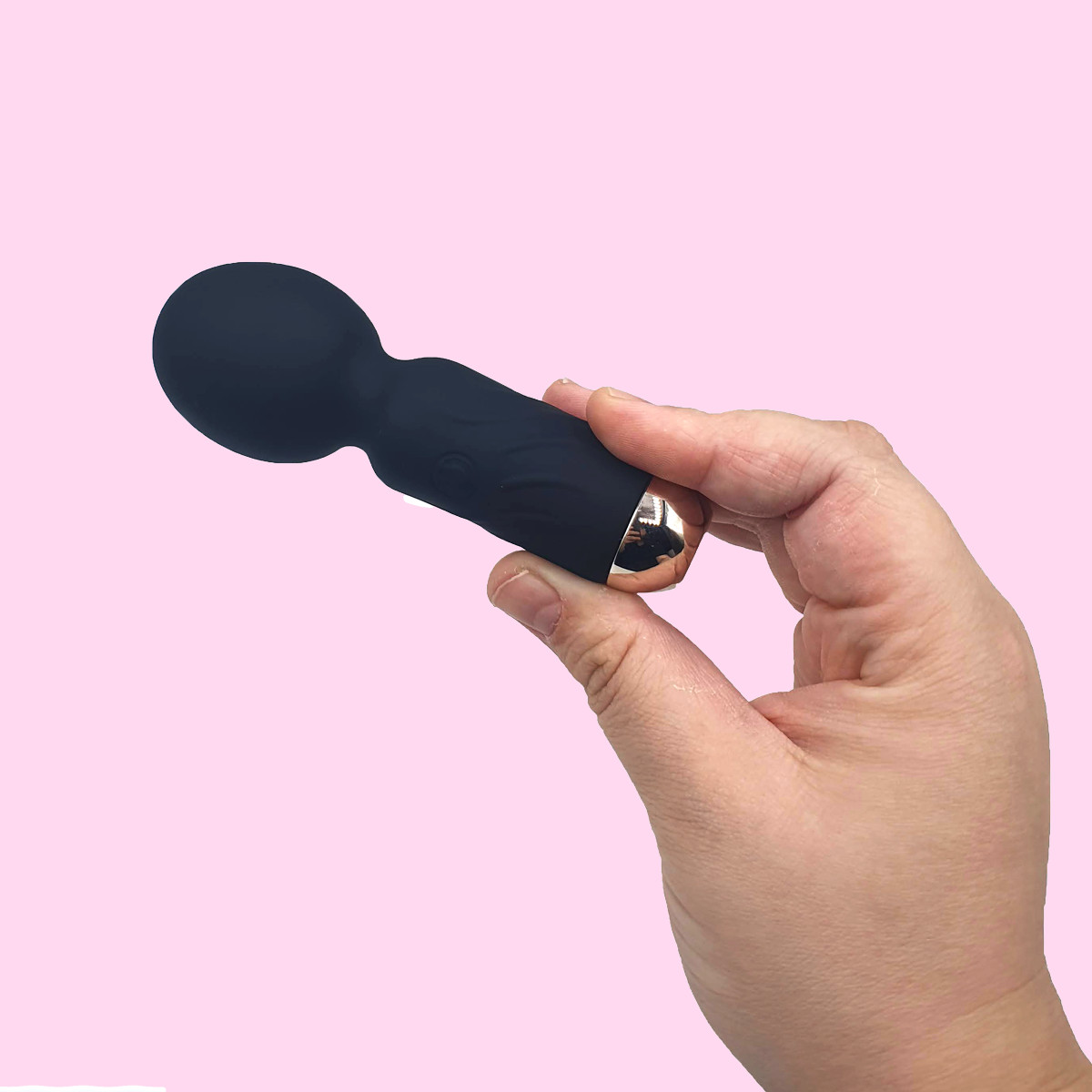 Mini Varinha Mágica Massageadora em Silicone com 10 Modos de Vibração e Recarregável - SI Hero | 11 x 3,7 cm | Disponível em 4 Cores - 6