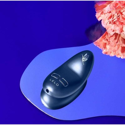Foto 5 do produto Mini Vibrador para o Clítoris em Silicone e Abs com 10 Modos de Vibração , À Prova d'Água e Carregamento via Cabo USB - Lelo Nea 3 | Disponível em 2 Cores