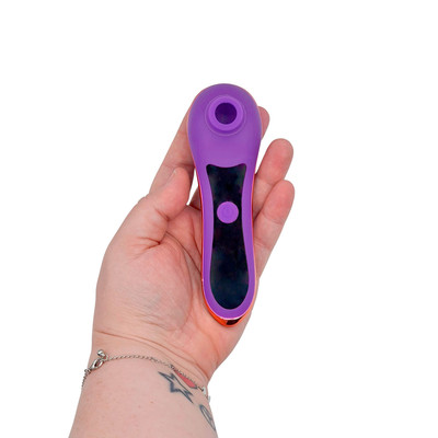Foto 12 do produto Mini Vibrador e Estimulador de Clitóris com 10 Modos de Pulsação e Recarregável - YouVibe Pussy Sucker | Disponível em 3 Cores