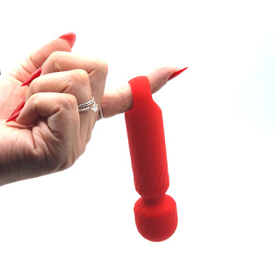 Foto 3 do produto Mini Vibrador Massageador em Silicone com 12 Modos de Vibração e Carregamento via Cabo USB - Hi Ladyia | 13,3 x 3,3 cm