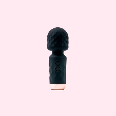 Foto 4 do produto Mini Vibrador Massageador em Silicone com Texturas, 10 Modos de Vibração e Recarregável via USB - Hero | 11,5 x 3,9 cm | Disponível em 5 Cores