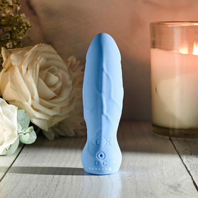 Foto 2 do produto Mini Vibrador em Silicone com Glande, Veias e 11 Modos de Vibrações - Gender X Lil Buddy | 7,8 x 3 cm