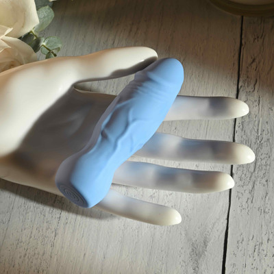 Mini Vibrador em Silicone com Glande, Veias e 11 Modos de Vibrações - Gender X Lil Buddy | 7,8 x 3 cm
