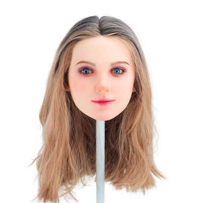 Olga - Boneca Realística em TPE com Pele Branca, Cabelo Loiro, Olhos Azuis, Seios Fartos, Vértebras em Aço e Acessórios - 37 kg e 1,63 Metros de Altura