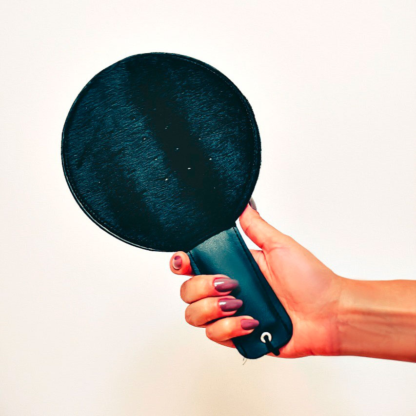 Palmatória Redonda com Rebites - Sexy Fantasy | 28 x 15,5 cm - 2