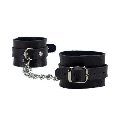 Foto 5 do produto Par de Bracelete Top com Fivelas, Mosquetões e Correntes - Exclusiva Linha Sado