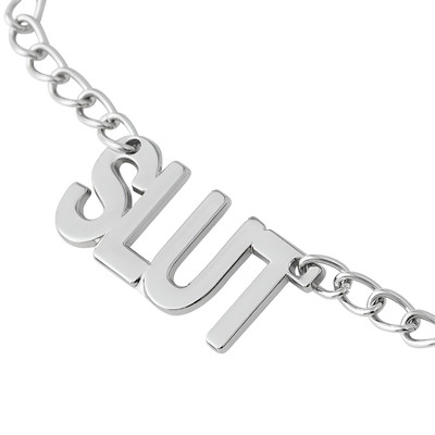 Foto 3 do produto Par de Grampos para Mamilos com Regulagem e Pingente Escrito "SLUT" - 3R Import