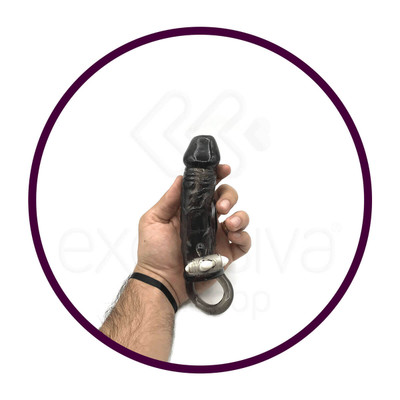 Capa Peniana com Preenchimento Interno e Vibração Única Preto Fumê - Penis Extender Black | 18,5 x 3,3 cm