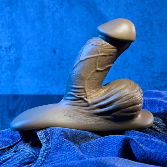 Pênis Packer Realista em Silicone para dar Volume na Calça - Gender X 4" Silicone Packer - 10,5 x 3,5 cm | Disponível em 3 Cores - 1