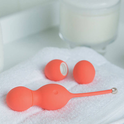 Foto 5 do produto Peso para Pompoar Recarregável com 10 Modos de Vibração, 3 Variações de Peso e Resistente à água - We-Vibe Bloom