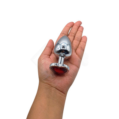 Foto 5 do produto Plug Anal em Alumínio Polido no Tamanho G com Joia na Base em Forma de Coração - Adam & Eve Large Red Heart Gem Anal Plug | 8 x 4 cm