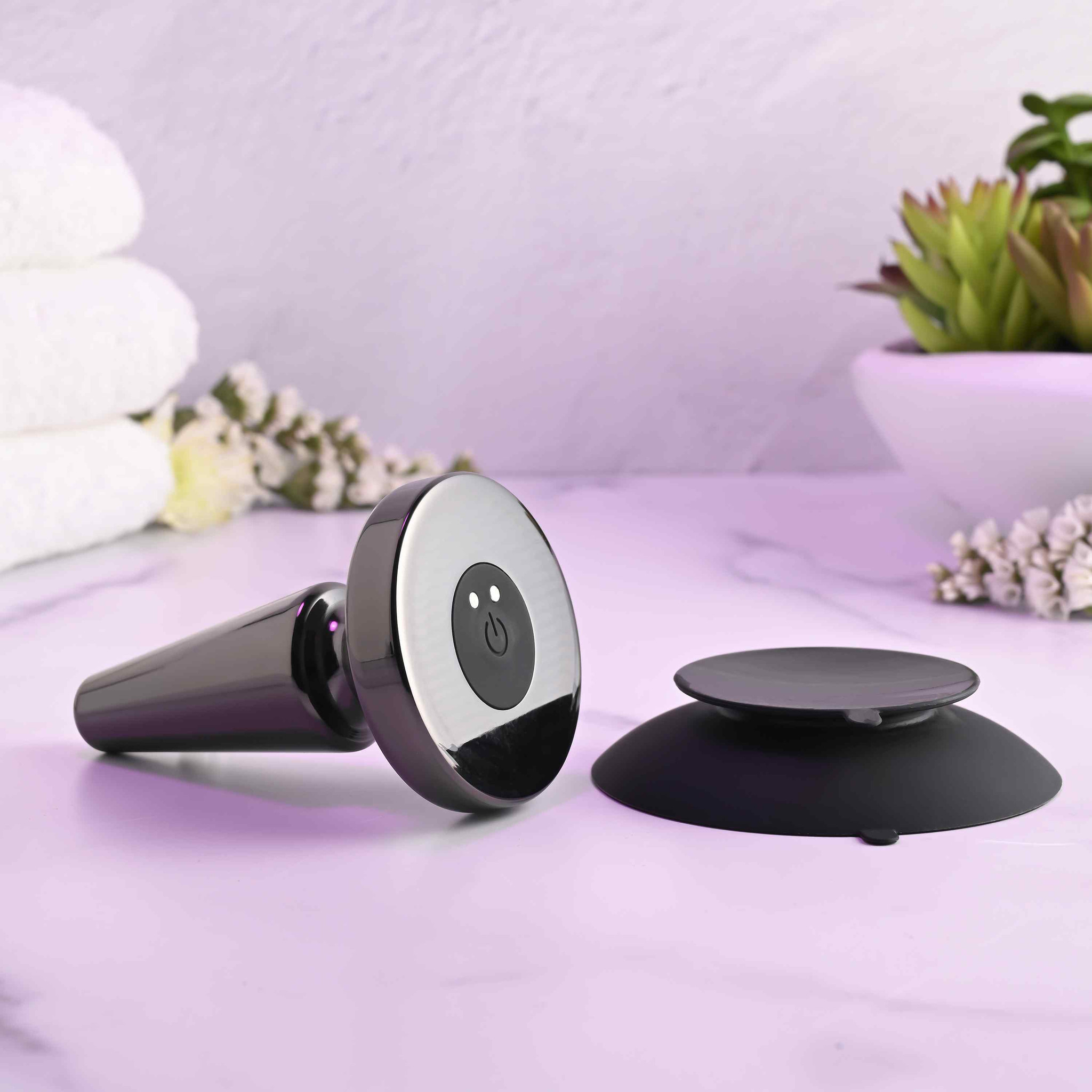 Plug Anal Cônico em Alumínio Cromado com 7 Modos de Vibração, Recarregável e Base de Ventosa Removível - Evolved Beginner Plug Metal | 7,6 x 3 cm - 2