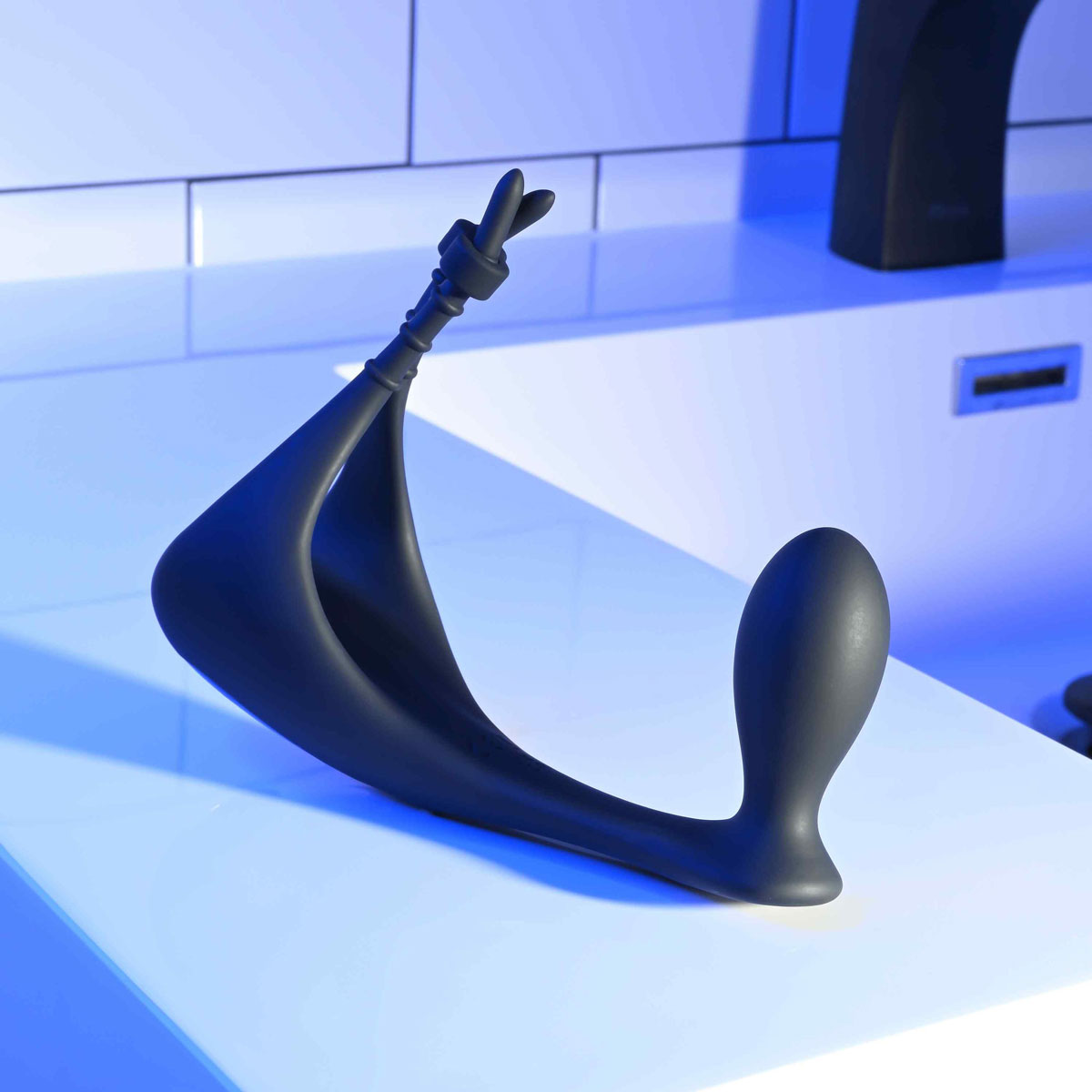 Plug Anal Cônico e Anel Vibratório em Silicone com 10 Modos de Vibrações, Controle Remoto e Recarregável - Gender X Back It Up - 3