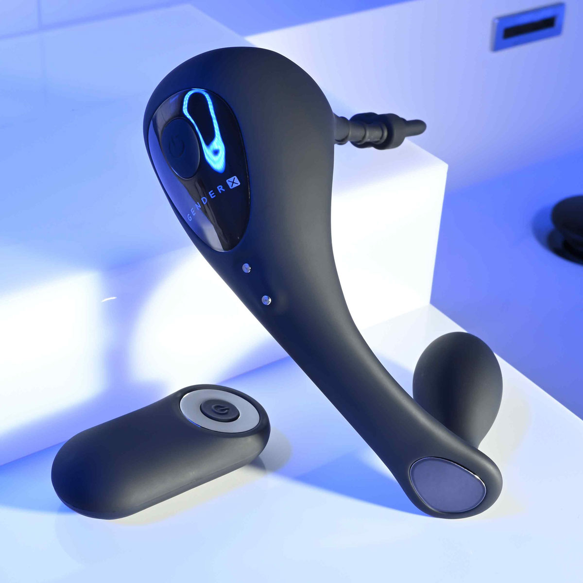 Plug Anal Cônico e Anel Vibratório em Silicone com 10 Modos de Vibrações, Controle Remoto e Recarregável - Gender X Back It Up - 6