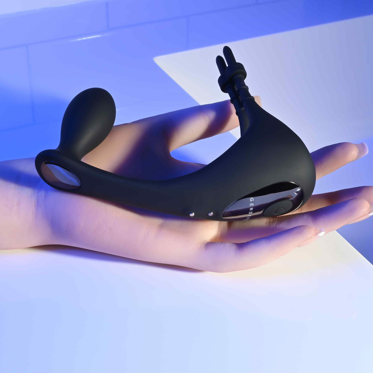 Plug Anal Cônico e Anel Vibratório em Silicone com 10 Modos de Vibrações, Controle Remoto e Recarregável - Gender X Back It Up - 9