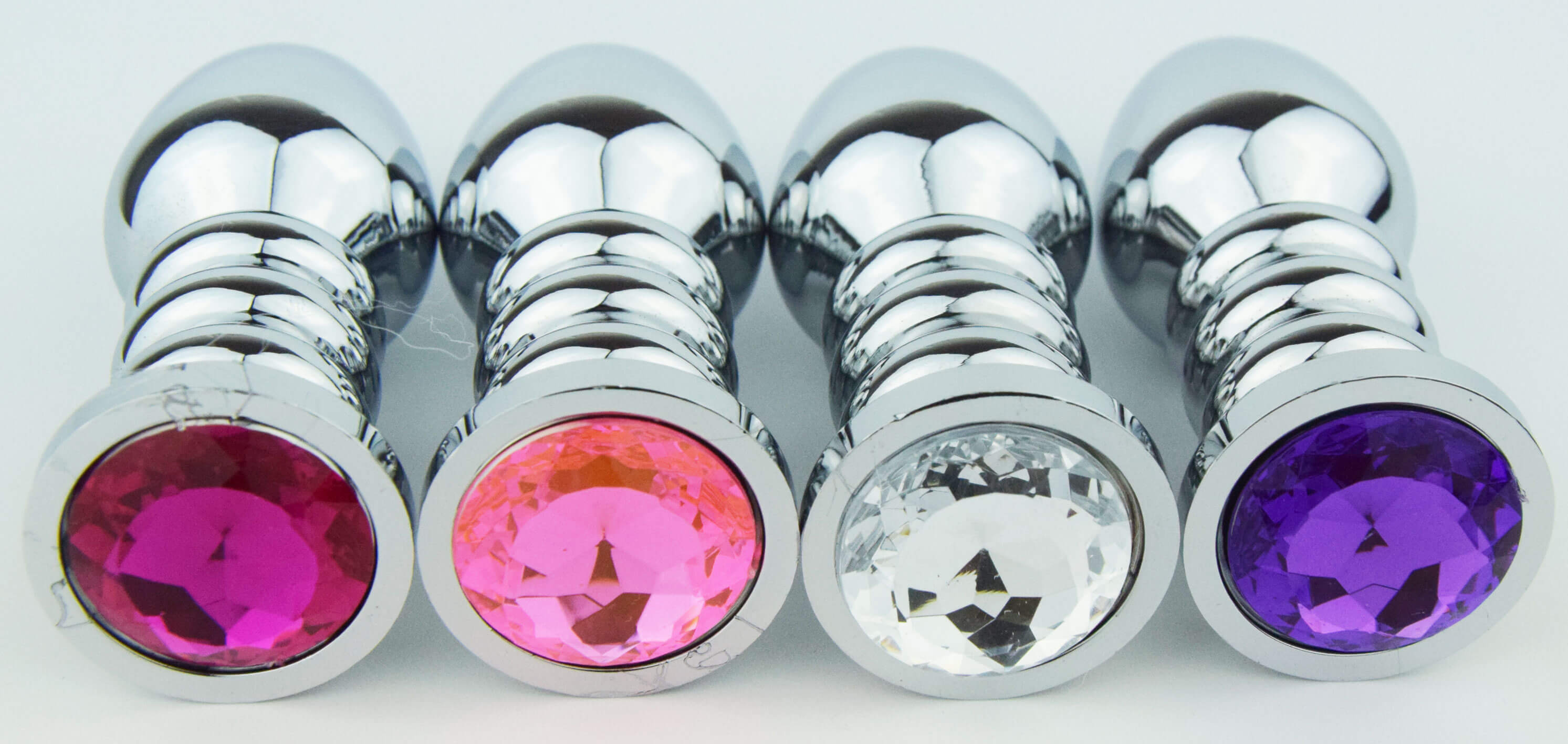 Plug Anal Cônico de Metal com Textura Anelar e Detalhe de Jóias na Base | Disponível em 4 Cores - 3