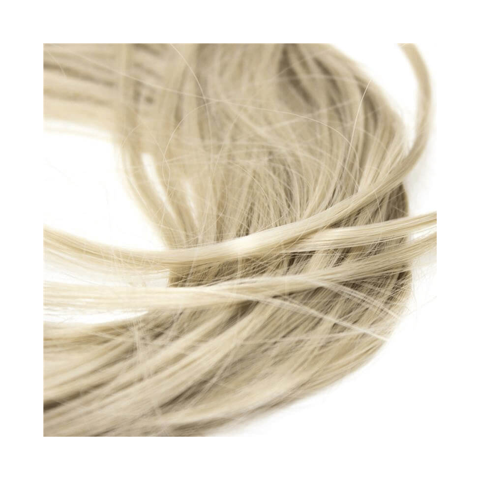 Plug Anal Cônico em PVC com Cauda de Fios Longos - 9,3 x 3,7 cm - 4