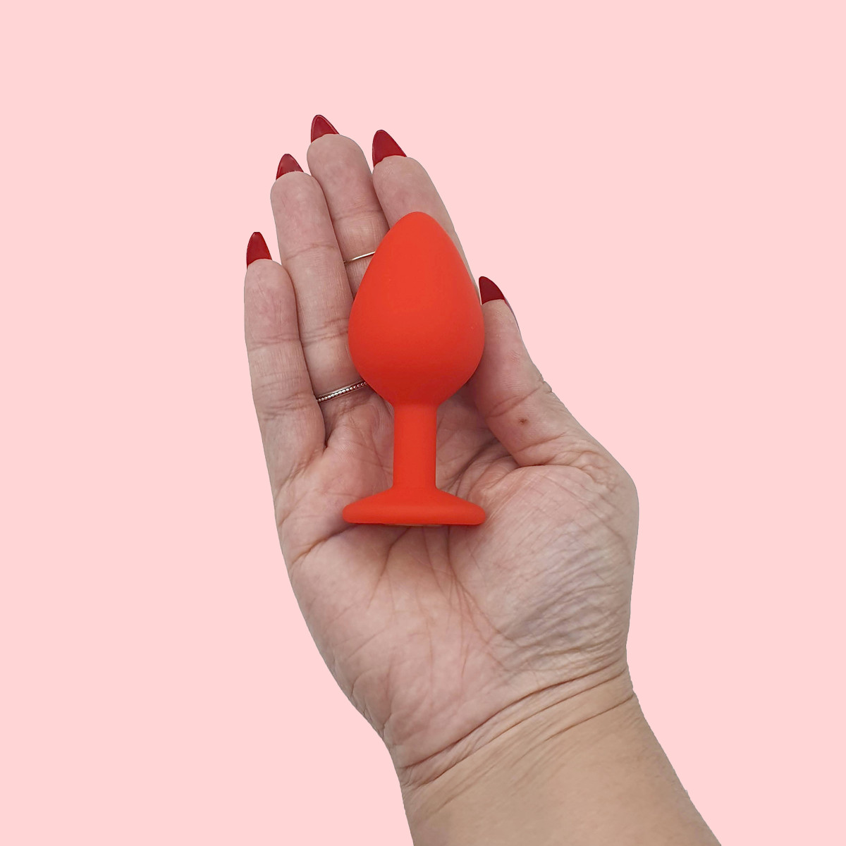 Plug Anal "M" Cônico em Silicone Vermelho com Detalhe de Joia na Base - Seamless Butt Plug Starting | 7 x 3,5 cm | Disponível em 8 Cores - 11