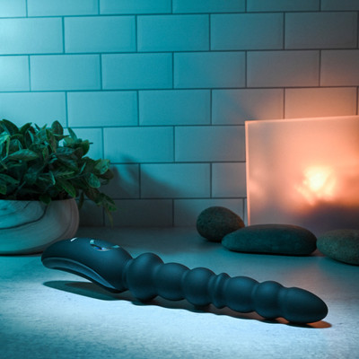 Foto 5 do produto Plug Anal Escalonado Recarregável com 3 Motores Potentes em Silicone de Toque Suave e 7 Vibrações - Evolved Magic Stick | 15 x 3,6 cm