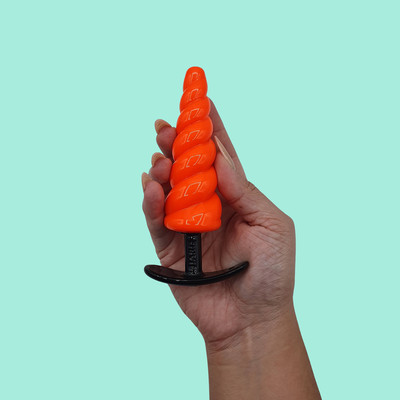 Plug Anal em Formato Espiral com Pedra na Base e Compartimento Secreto - Hard Secret Bag | 12,5 x 3,4 cm | Disponível em 7 Cores
