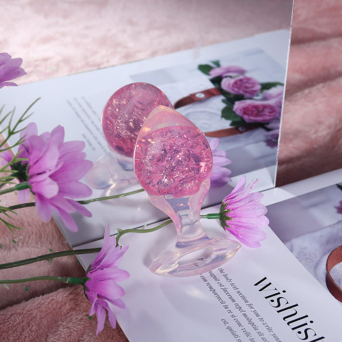 Plug Anal P em Formato Cônico, Silicone Platina com Esfera interna e Alça de Segurança - YouVibe | 6,5 x 3,3 cm | Disponível em 6 Cores - 16