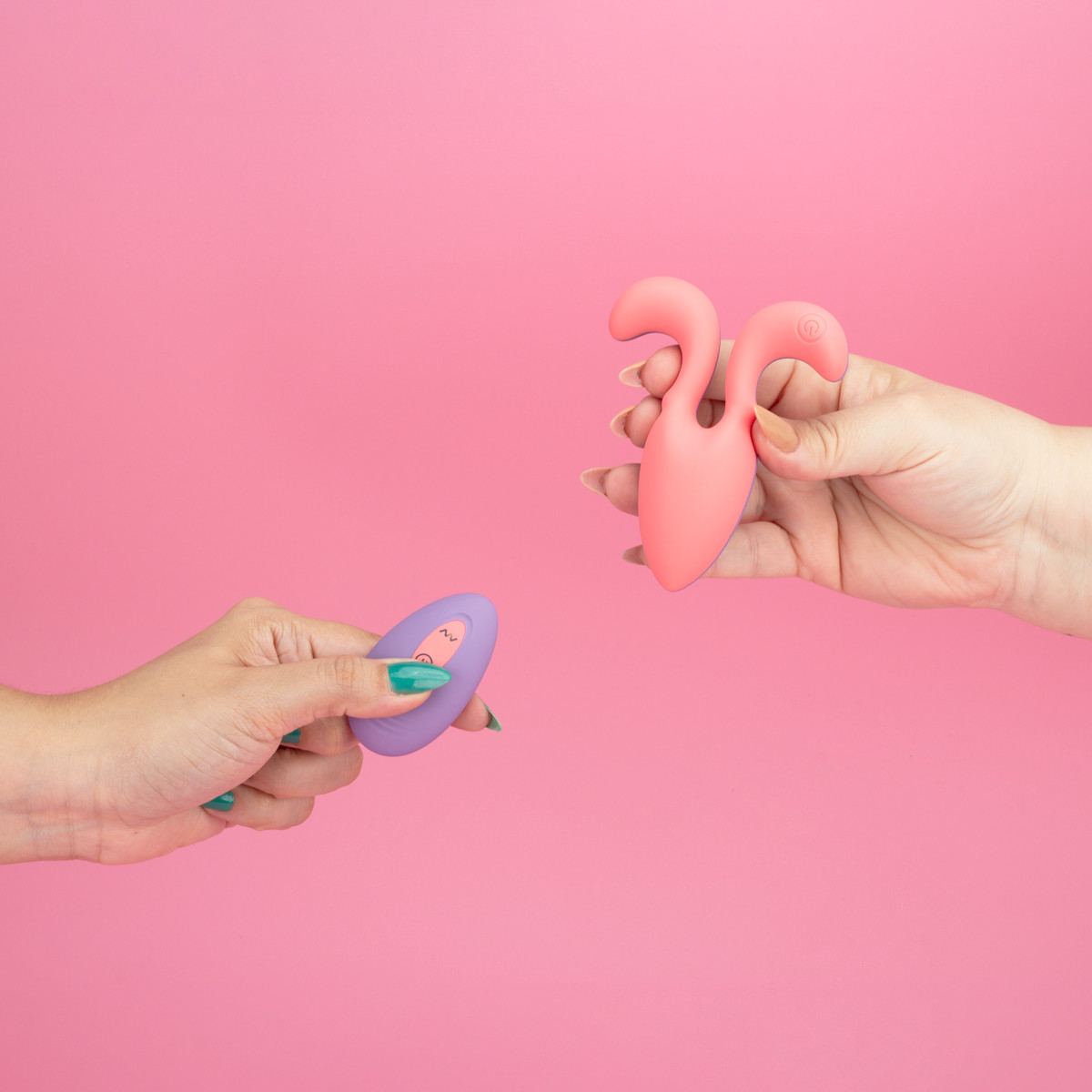 Plug Anal em Silicone com 10 Modos de Vibrações e Controle Remoto Sem Fio - Intt Toys Vibra Collors Plug Me | 8 x 3,7 cm - 5