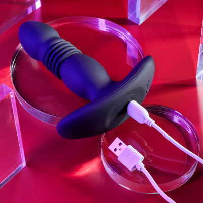 Foto 5 do produto Plug Anal em Silicone com 10 Movimentos Vai e Vem, Controle Remoto sem Fio e Recarregável - Evolved Playboy Pleasure Trust The Thrust | 12 x 3,2 cm