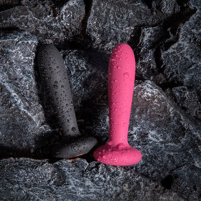Foto 1 do produto Plug Anal em Silicone Aveludado com 5 Modos de Vibração, Tecnologia de Aquecimento e Controle Remoto sem Fio - Svakom Primo | Disponível em 2 Cores