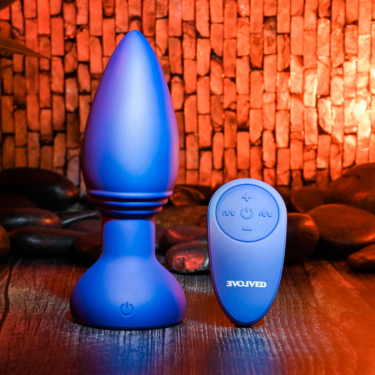 Plug Anal Recarregável em Silicone Aveludado com 7 Vibrações, 3 Velocidades e Controle Remoto sem Fio - Evolved Smooshy Tushy | 8,5 x 4,3 cm - 1
