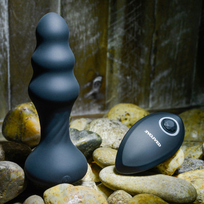 Foto 1 do produto Plug Anal em Silicone Aveludado com 7 Modos de Vibração, Recarregável e Controle Remoto sem Fio - Evolved Backdoor Banger | 10 x 3,9 cm