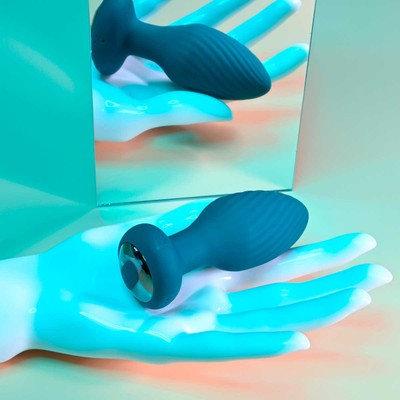 Plug Anal em Silicone com Controle Remoto Sem Fio, 8 Vibrações e Rotações, Recarregável - Evolved Playboy Pleasure Spining Tail Teaser | 7,5 x 3,2 cm