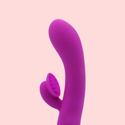 Foto 2 do produto Vibrador Ponto G em Silicone com Estimulador Clitoriano, 30 Modos de Vibração e Resistência a Água - Pretty Love Bert | 18,8 x 3,5 cm