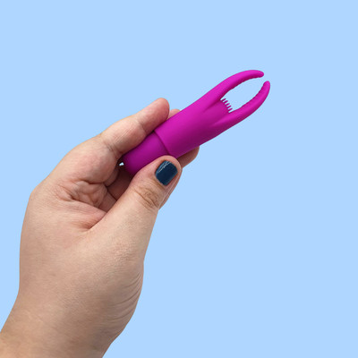Mini Vibrador Recarregável com Capa Estimuladora, 12 Modos de Vibração e Resistente à Água - Pretty Love Hedy | 9,7 x 2,3 cm