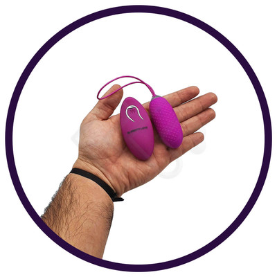 Cápsula Vibratória em Silicone com Texturas Massageadoras, 12 Modos de Vibração e Controle Remoto Sem Fio - Pretty Love Joanna | 6,9 x 2,8 cm