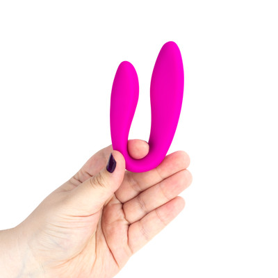 Vibrador para Casal Recarregável com 10 Modos de Vibração, Resistente à Água e Controle Remoto - Pretty Love Letitia