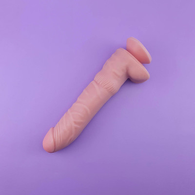 Foto 2 do produto Prótese Gigante em Formato de Pênis com Escroto, Glande Definida, Veias Salientes e Ventosa - Magic Sexy | 25 x 5,5 cm