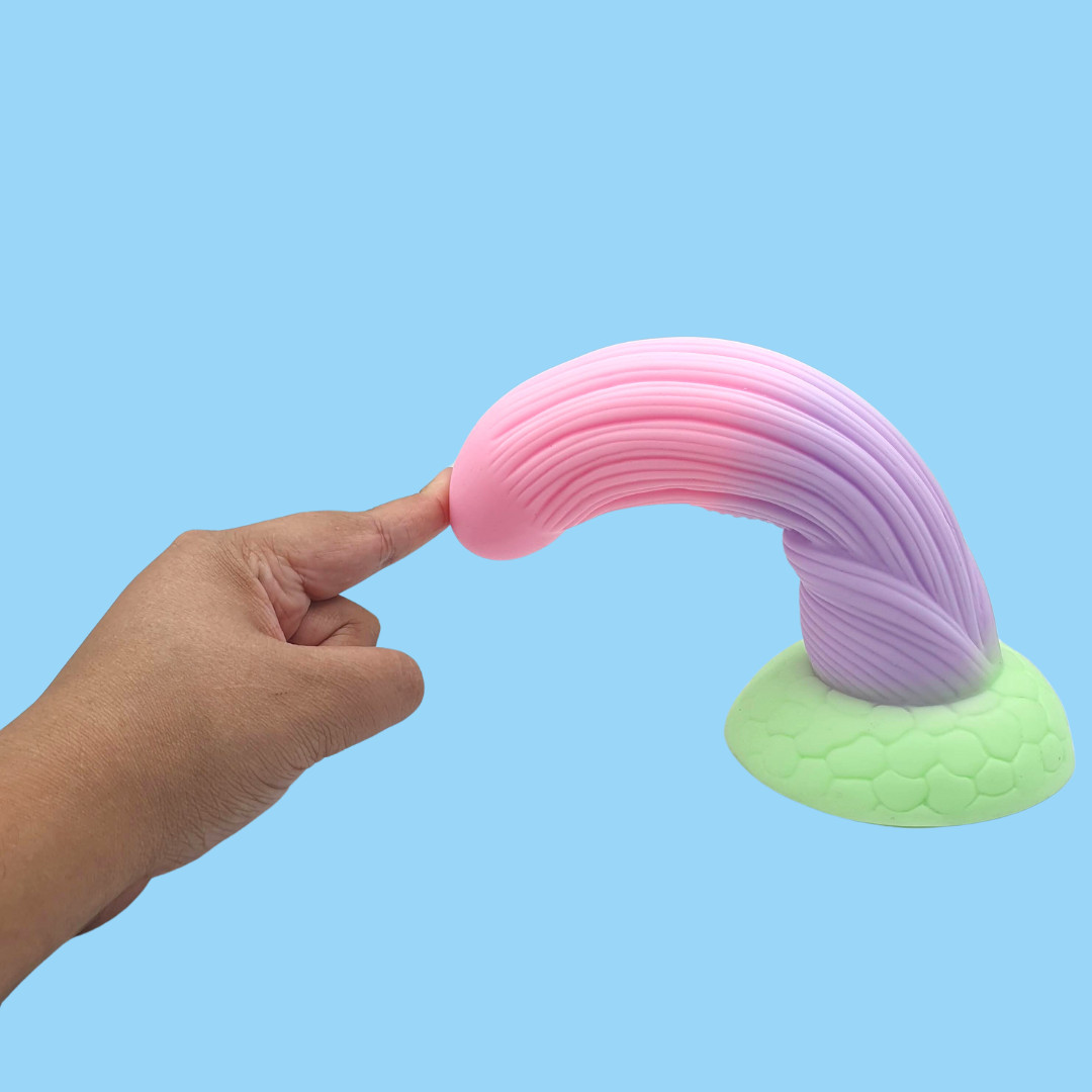 Prótese Peniana Colorida Neon em Silicone Premium com Ventosa Poderosa e Texturas - Laphiving Mustang | 18,5 x 4,7 cm - 4